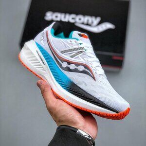 Saucony Triumph 20 Cushioning Running Shoes Off & White